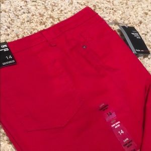 Red Cropped jean size 14 NWT